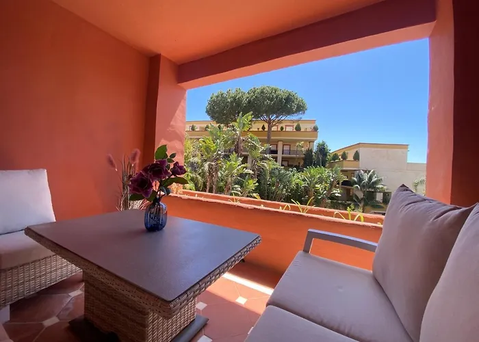 Elviria Paradiso *