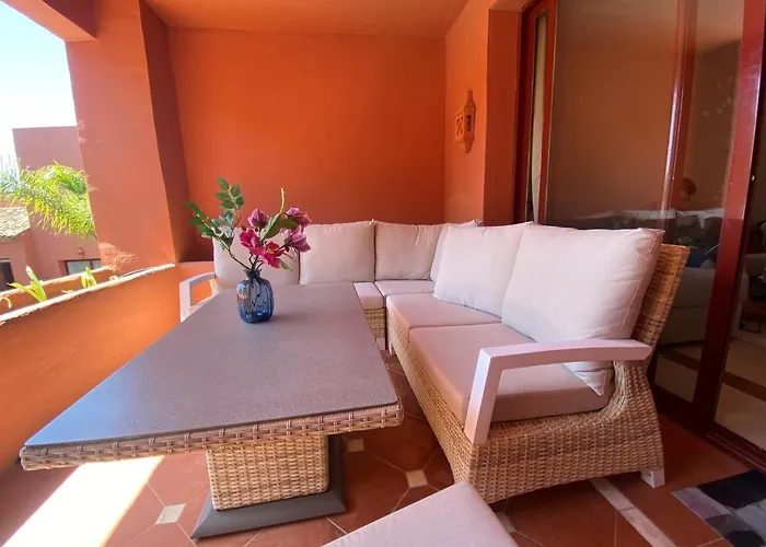 Elviria Paradiso *